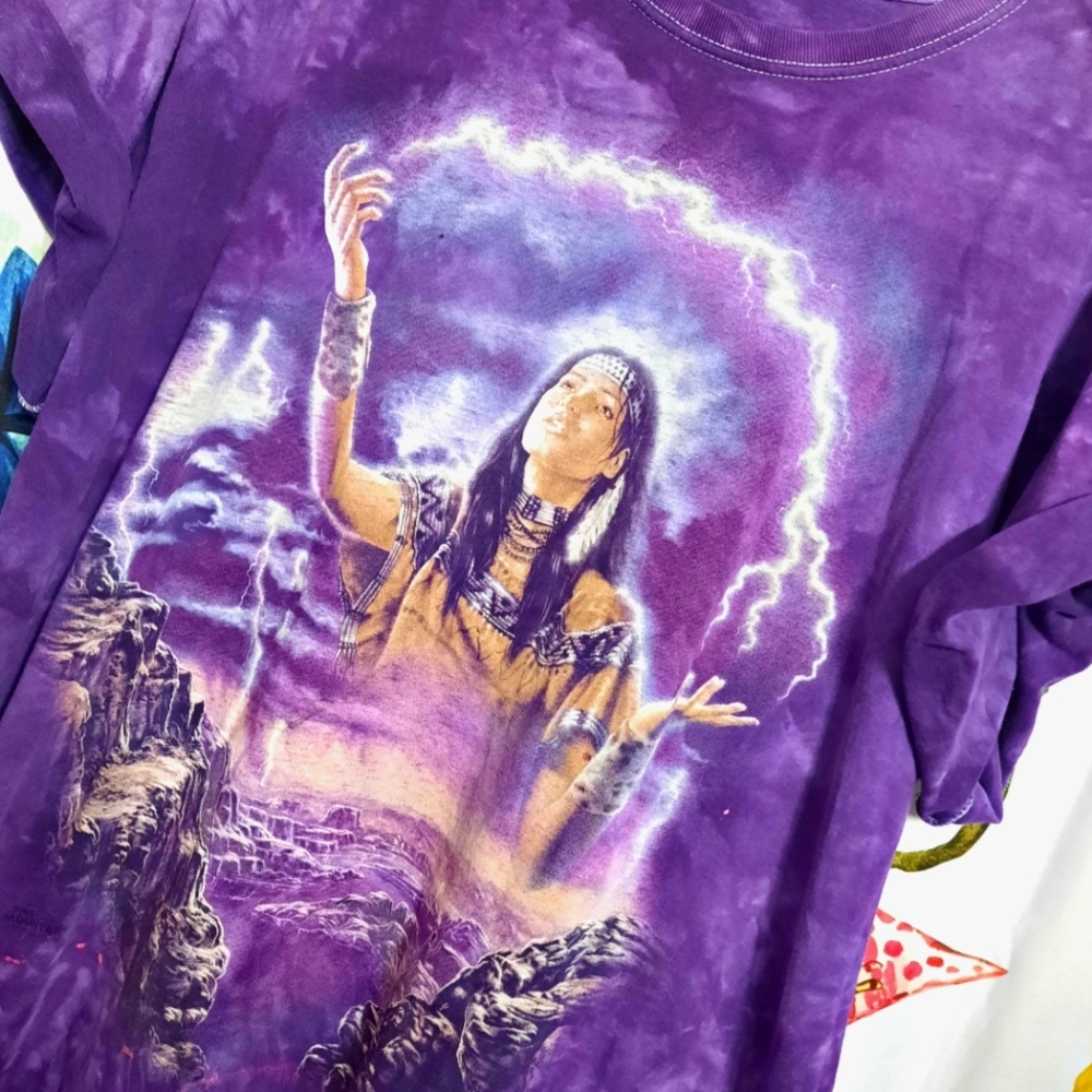 ~{Jerzees}~ Vintage 90's tie dye Native American print t-shirt.
